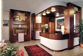 Hotel Aurora 伊拉克里亚马勒
