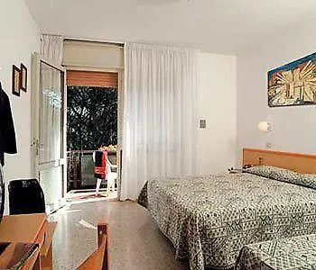 Hotel Aurora 伊拉克里亚马勒