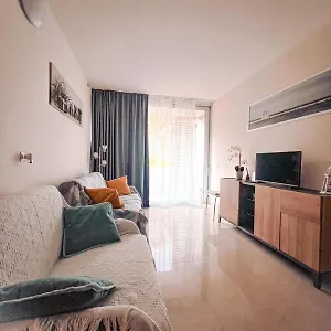 Mare45 - 10 Minutes Walk From The With One Private Ombrella And Two Sun-beds Appartamento